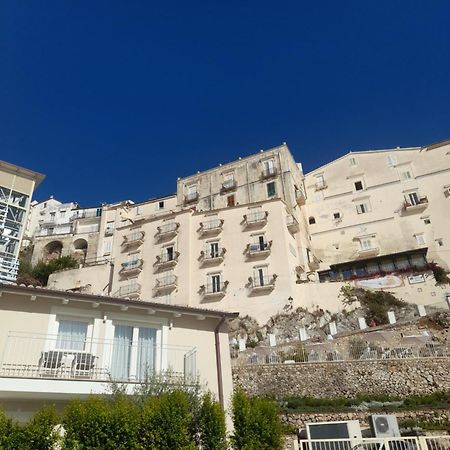 Casa Vacanza, Vacanties Domina Villa Fondi Bagian luar foto