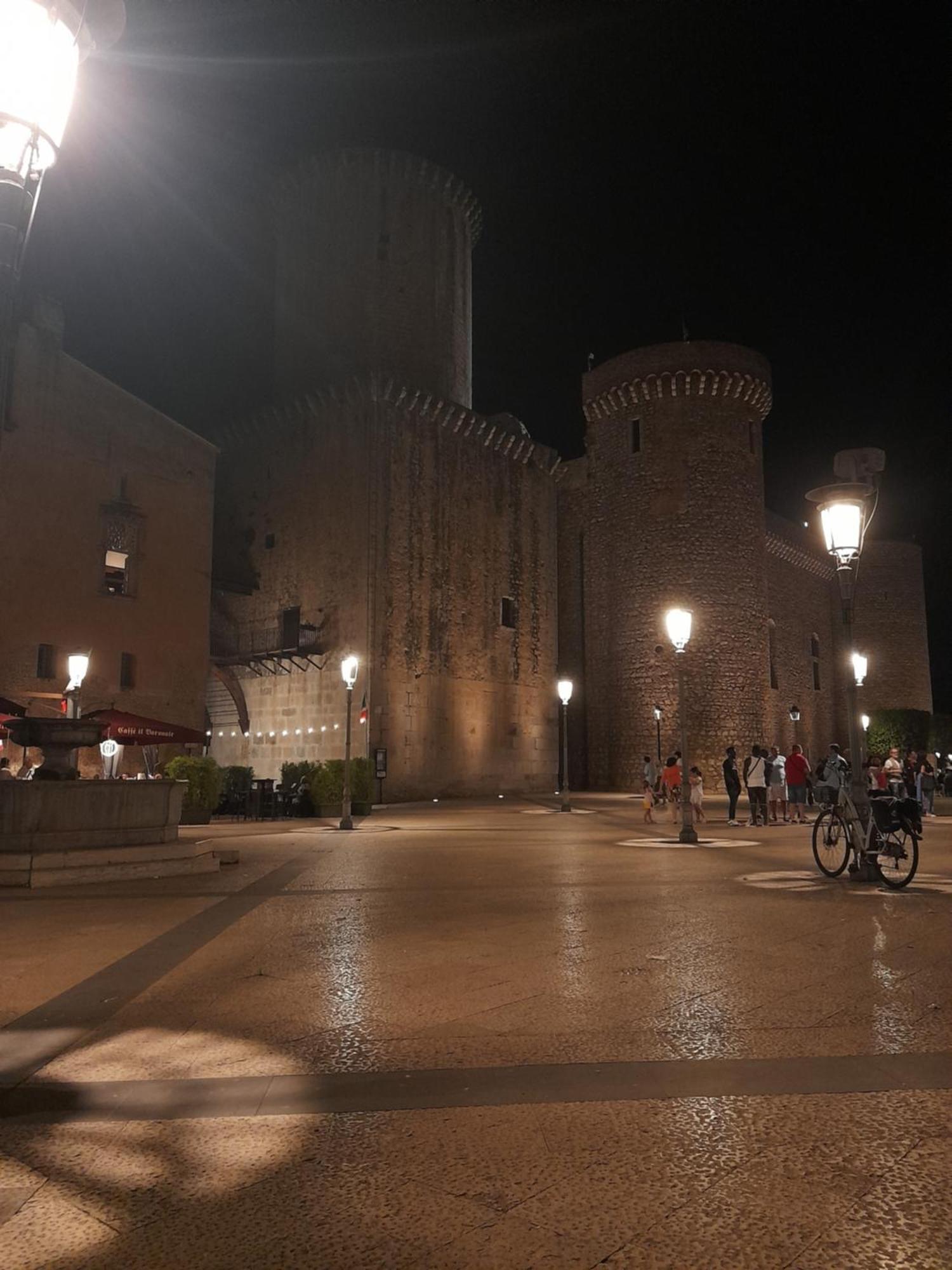 Casa Vacanza, Vacanties Domina Villa Fondi Bagian luar foto